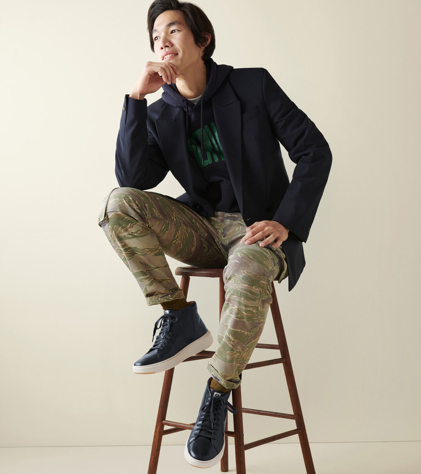 C36353:NAVY BLAZER/EGRET