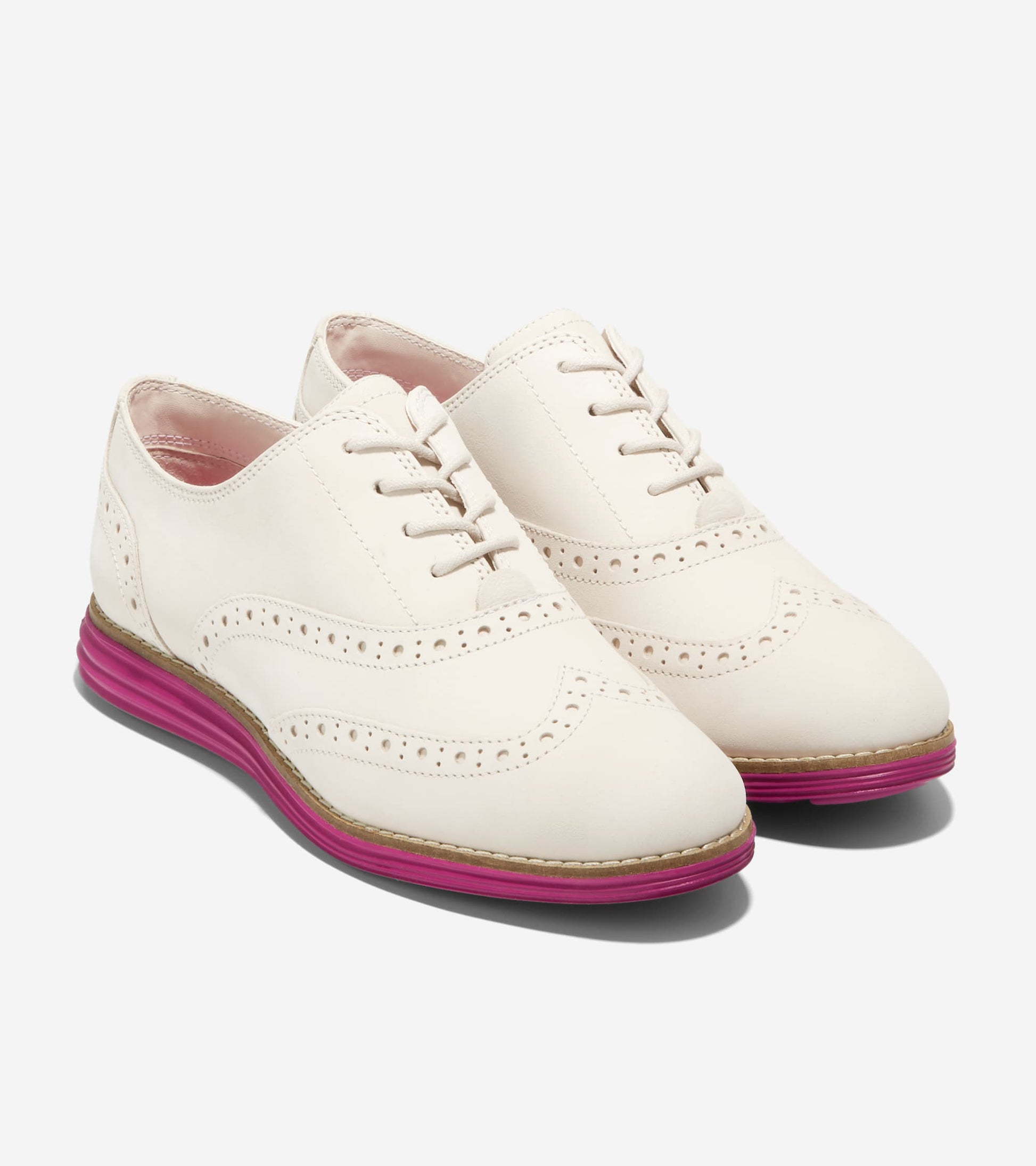 W24361:BIRCH TUMBLED NUBUCK/ FESTIVAL FUSCHIA FB/ FESTIVAL FUSCHIA MIDSOLE