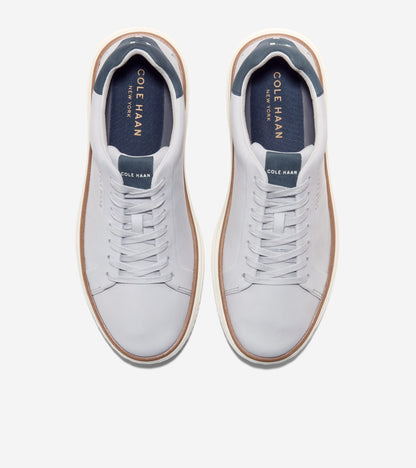 C43431:HARBOR MIST NUBUCK / NAVY BLAZER / IVORY
