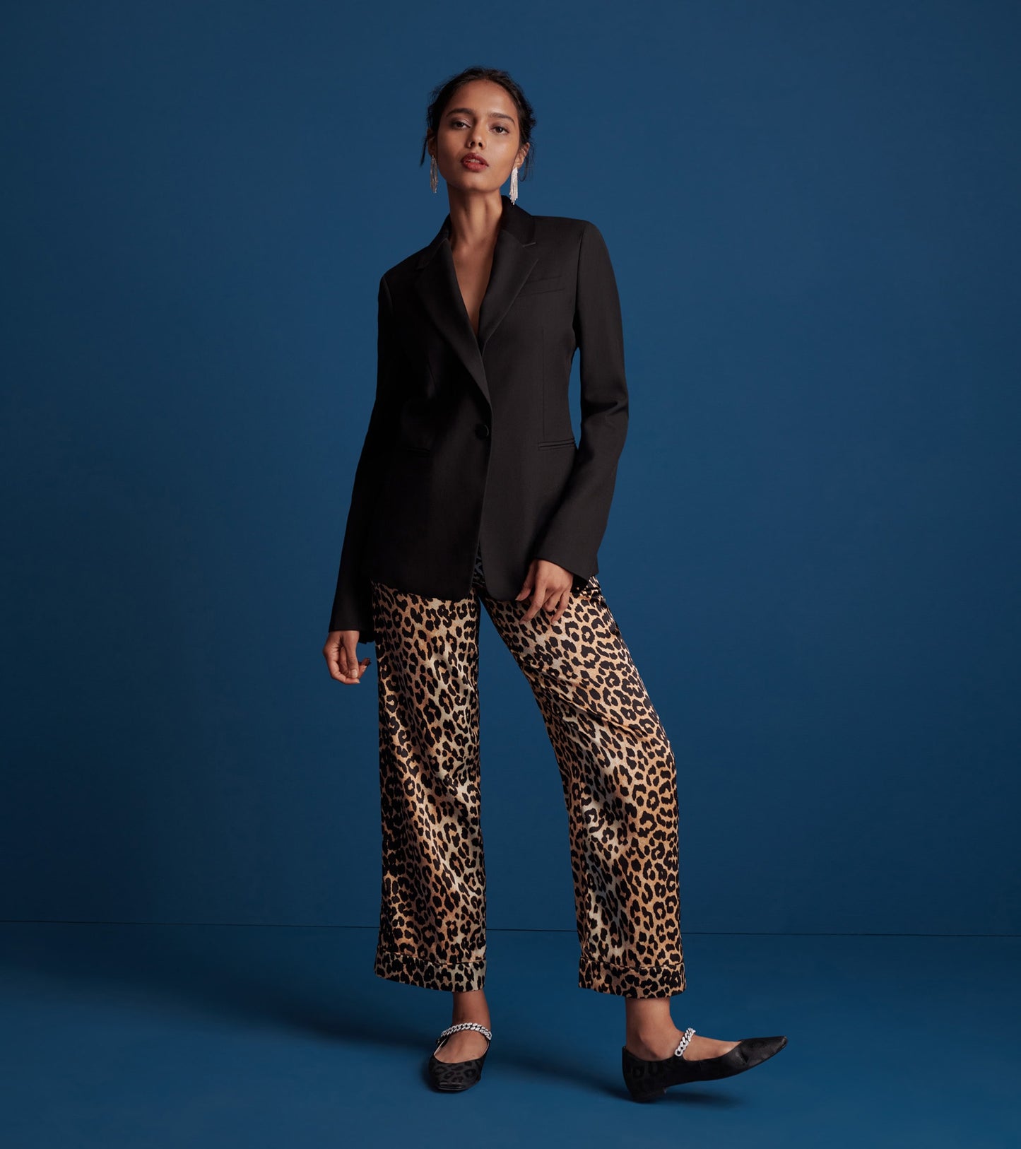 W27279:BLACK LEOPARD SATIN