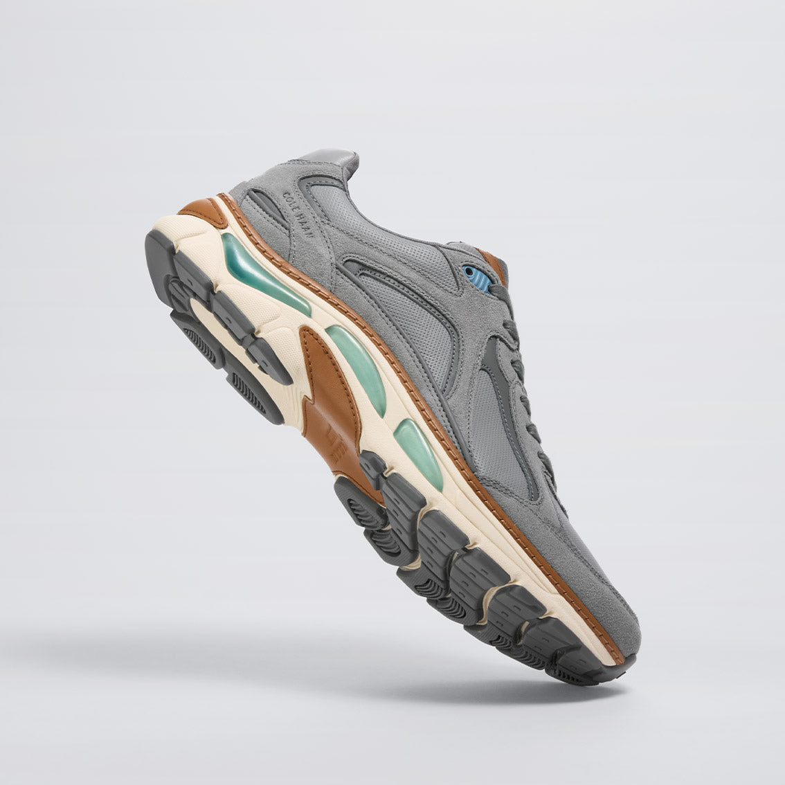 <strong>SNEAKERS</strong>