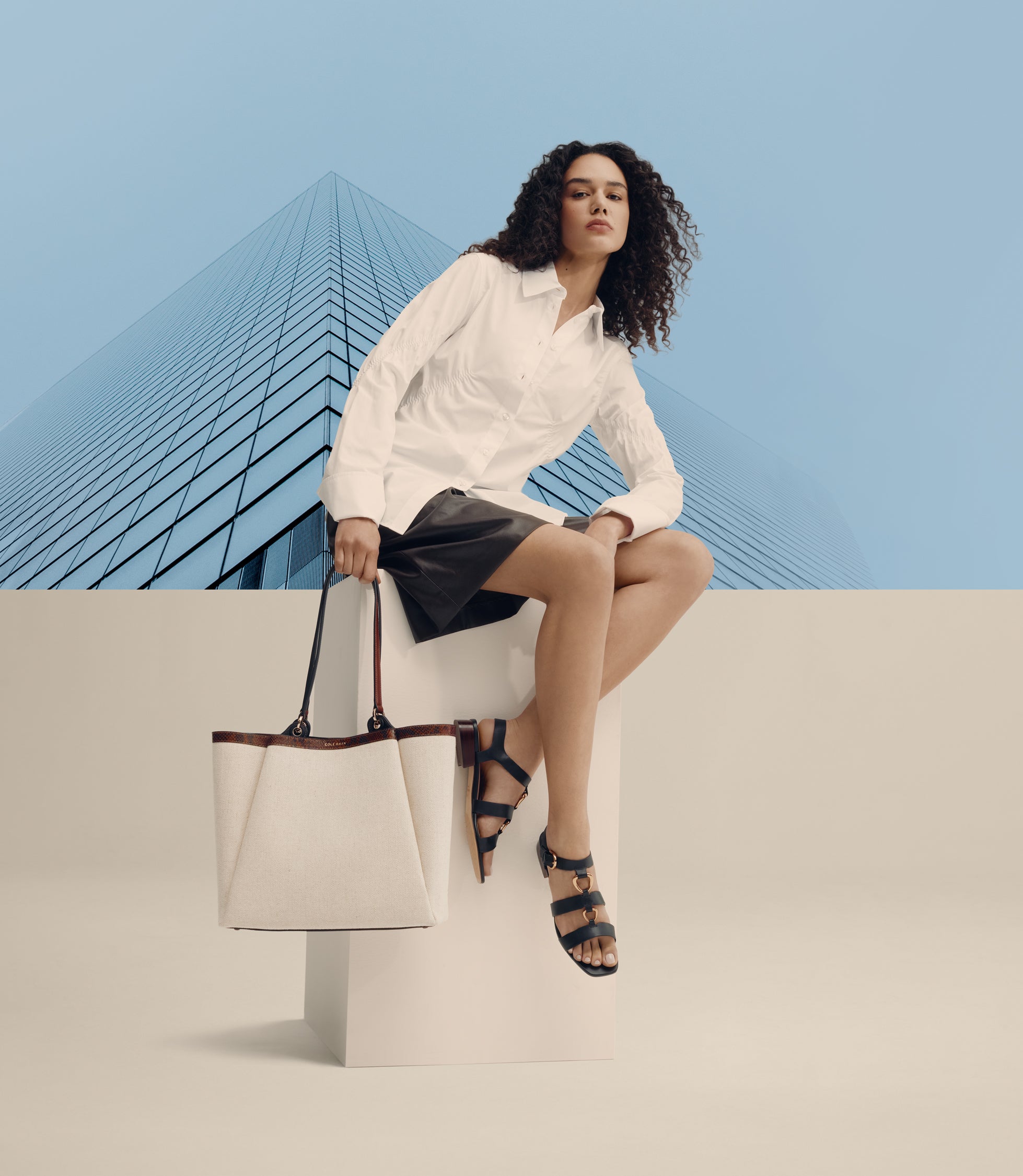 <strong>WOMEN'S SHOES</strong>